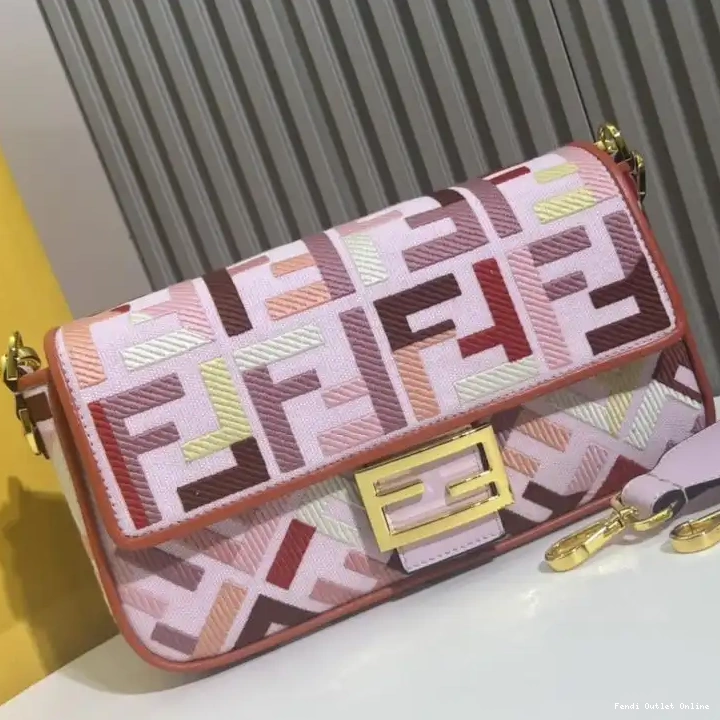 Cheap Motif Pink In Baguette Multi FF Canvas Medium Fendi Bag 0513